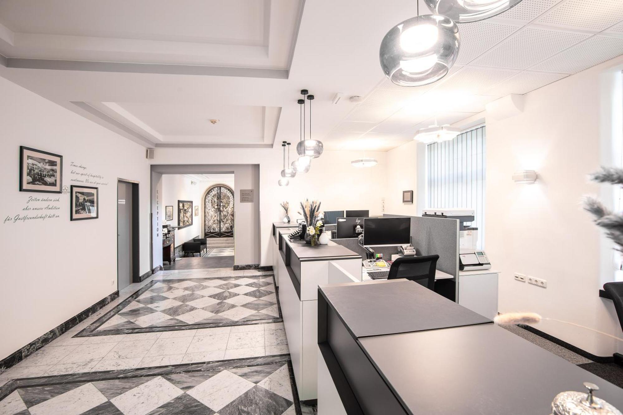 Boehlerstern Hotel 4*
